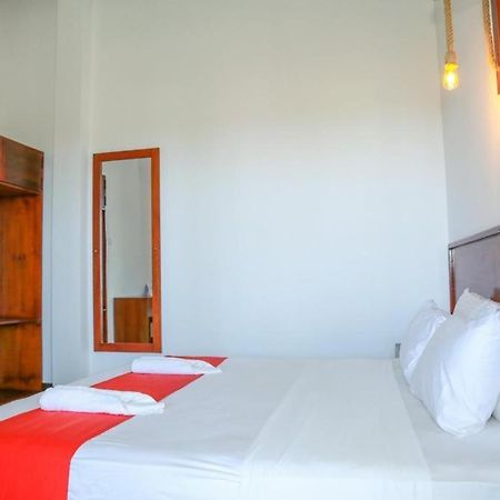 Sea Cloud Dalawella Hotel 乌纳瓦图纳 外观 照片